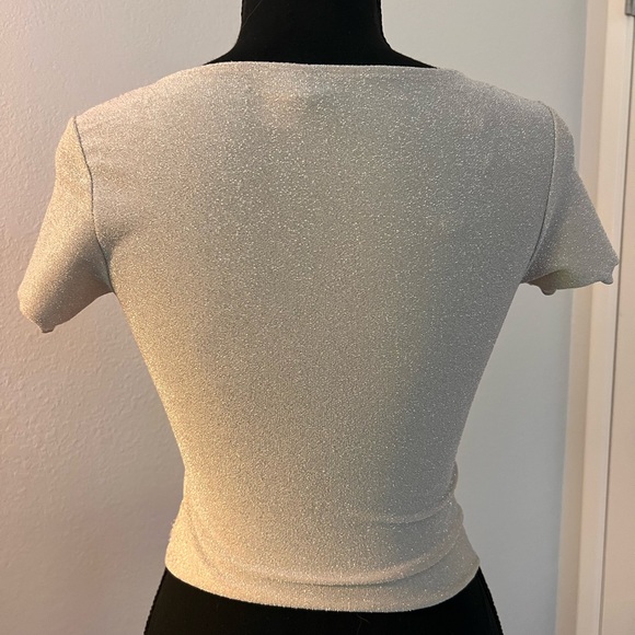 Top - Picture 2 of 4